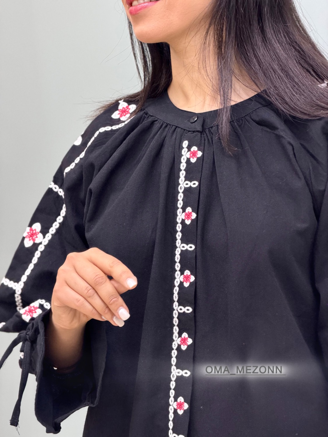 شوميز مشكي گلدوزي esq